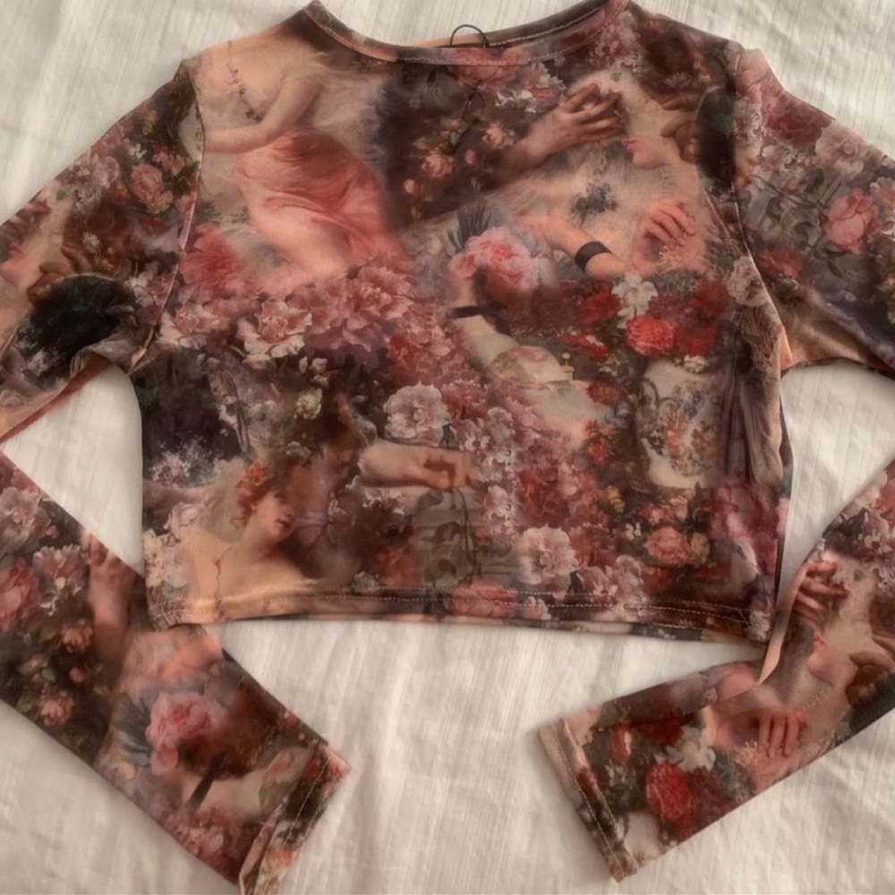 PRETTY LITTLE THING TOP